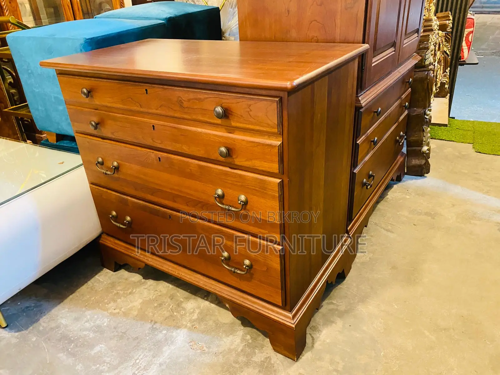 Cherry Chippendale Style bedroom set