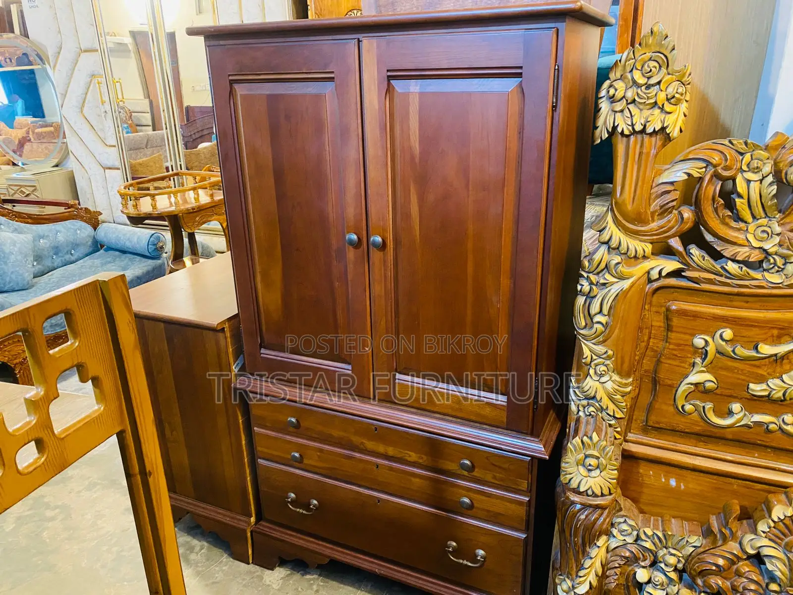 Cherry Chippendale Style bedroom set