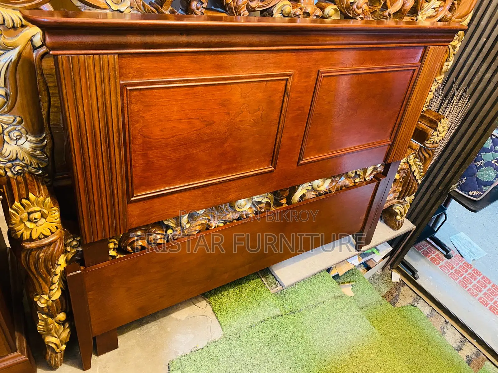Cherry Chippendale Style bedroom set