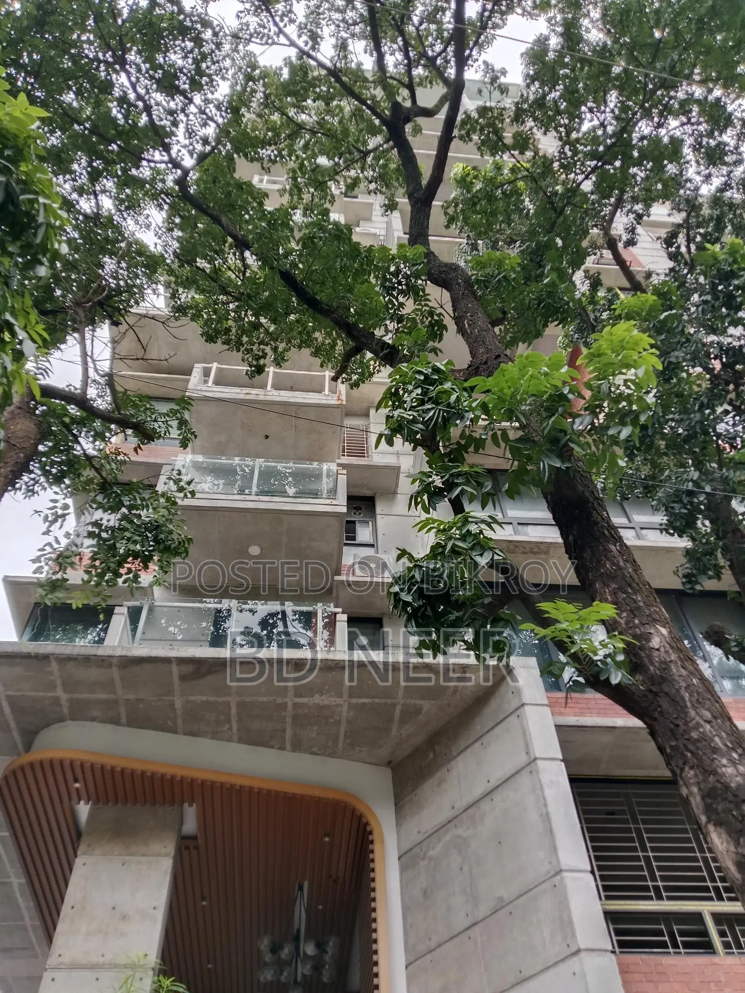 Brand new morden interior gym & pool apt available in Gulshan 2 North s