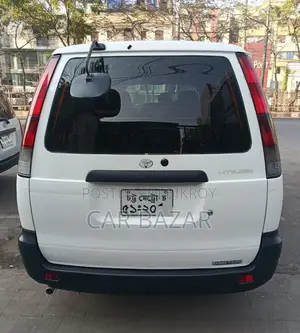Toyota Noah 2.0 FWD (8 Seater) 2006 White