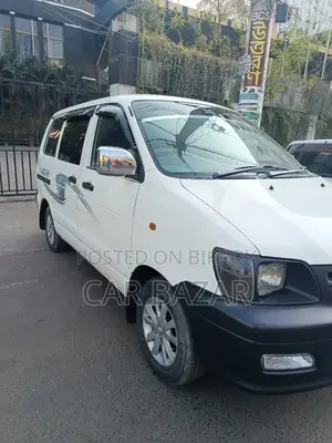Toyota Noah 2.0 FWD (8 Seater) 2006 White