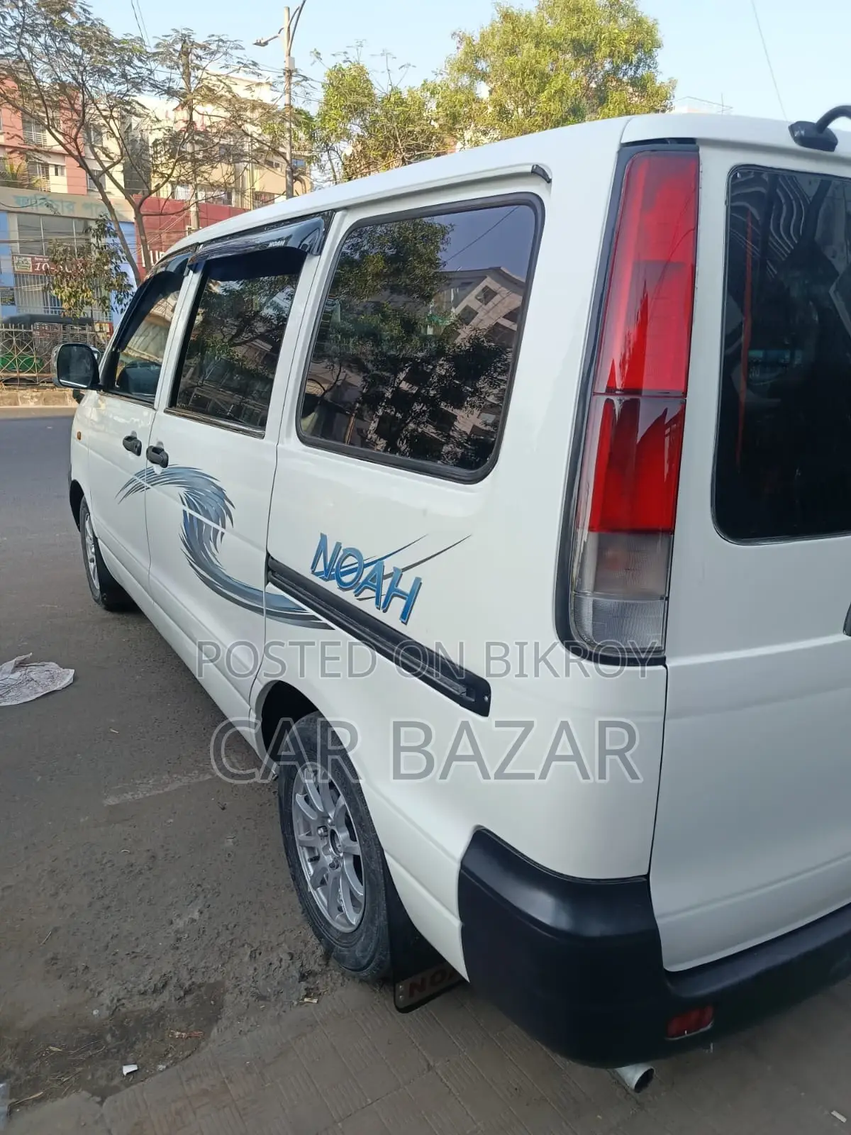 Toyota Noah 2.0 FWD (8 Seater) 2006 White