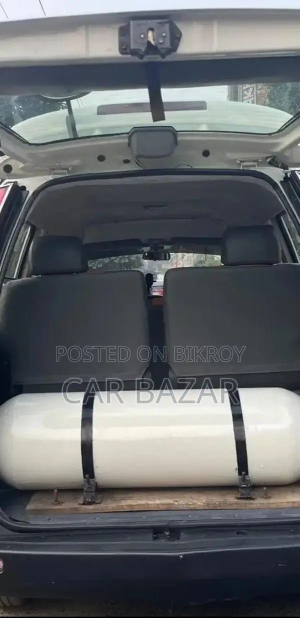Toyota Noah 2.0 FWD (8 Seater) 2006 White