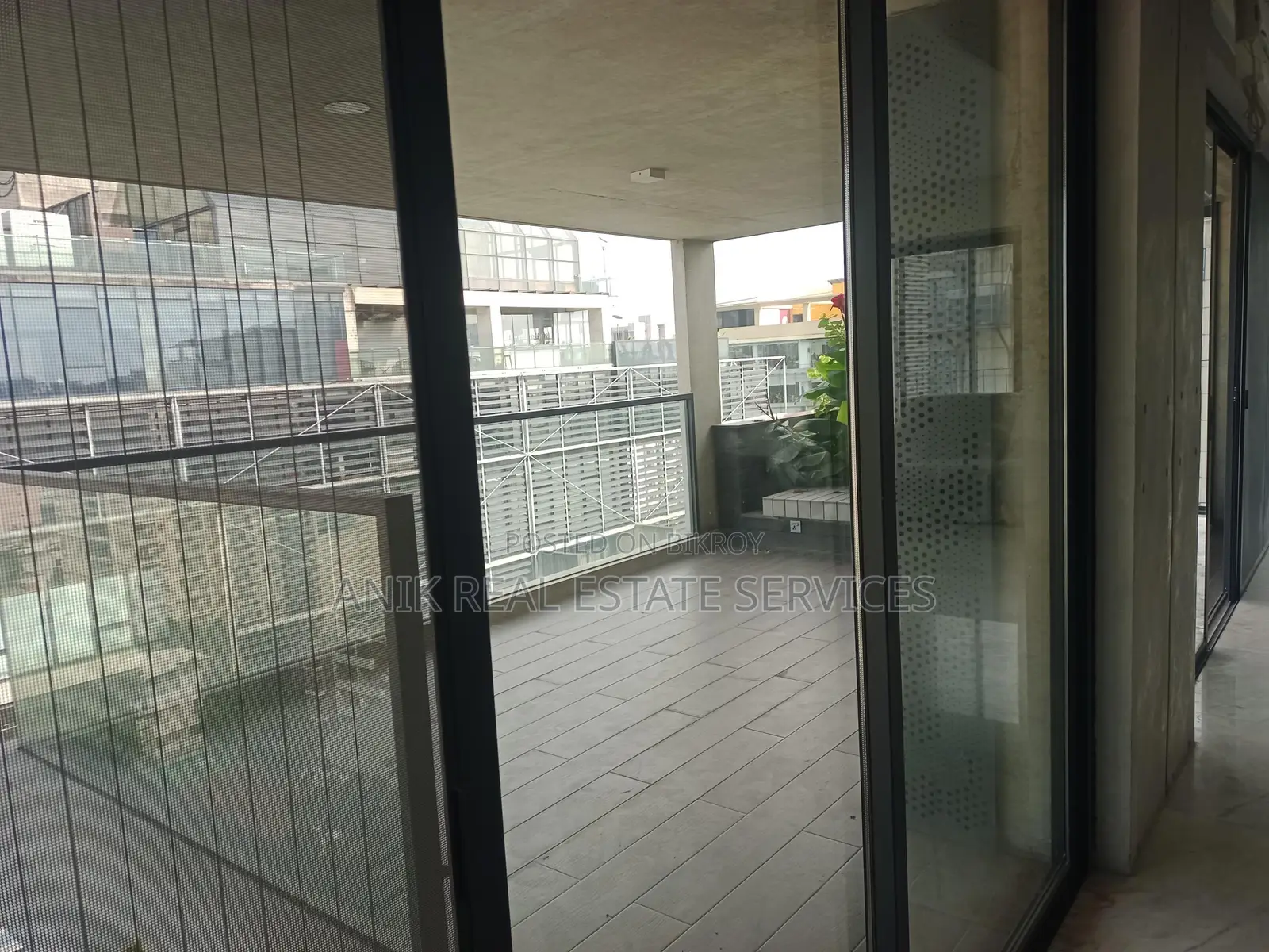 Swmming pool Gym Semi Farnised Flat Rent At Gulshan North
