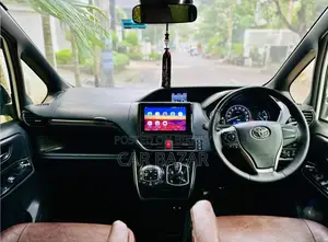 Toyota Noah Esquire Gi Premium 2017