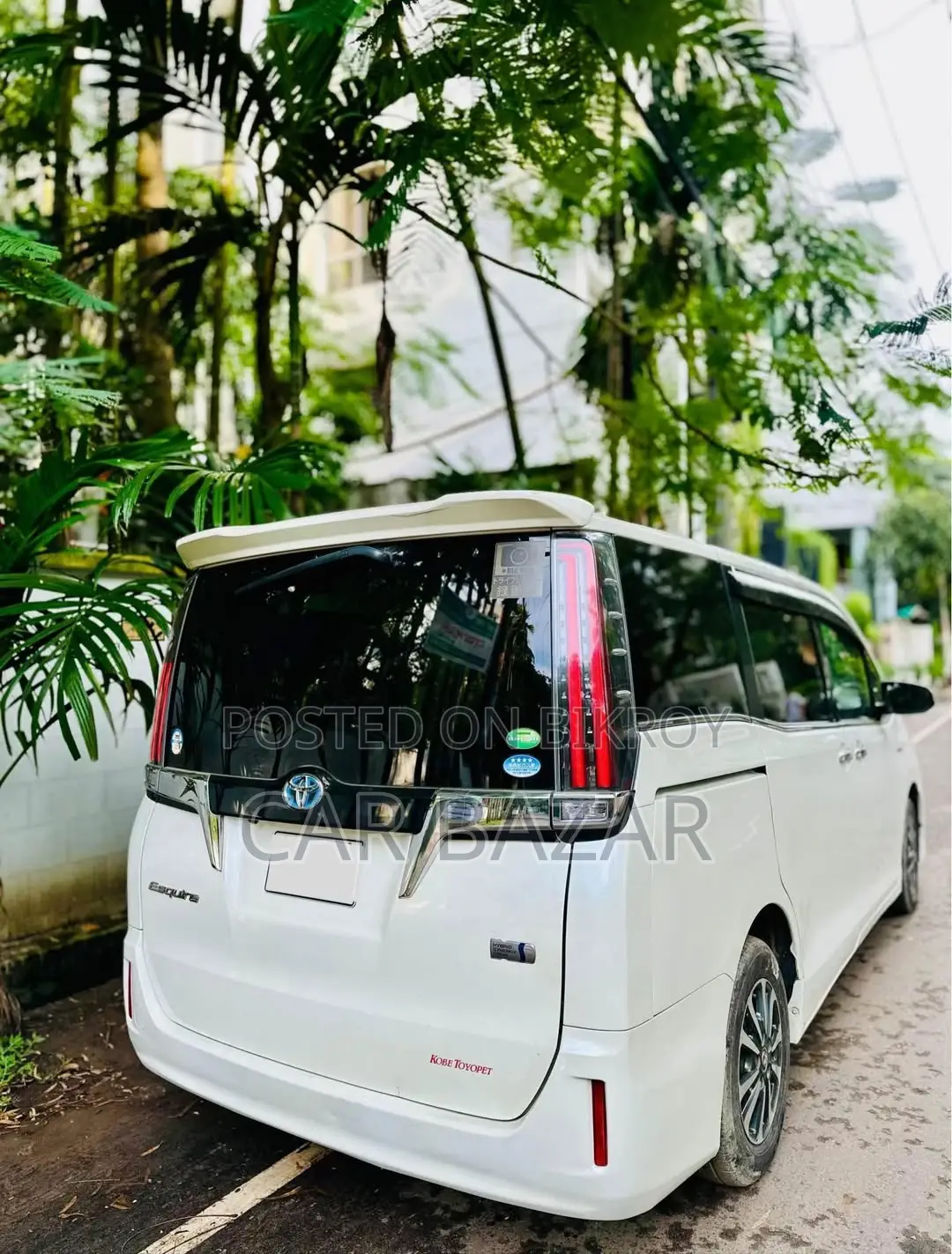 Toyota Noah Esquire Gi Premium 2017