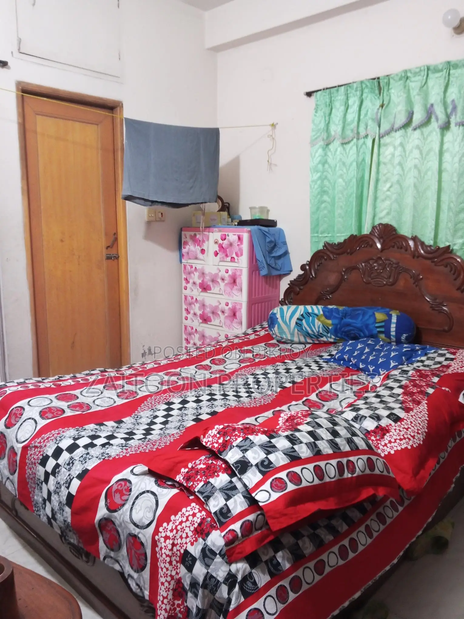 South-facing, airy 3-bedroom flat
