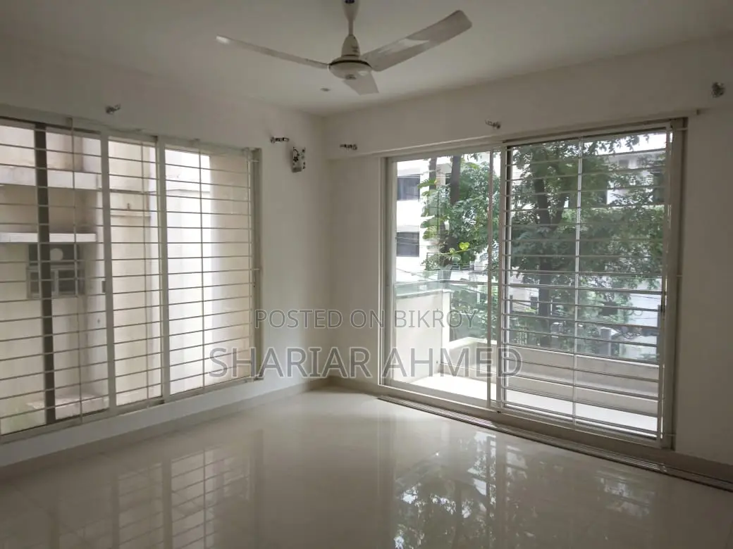গুলশানে ২৮০০ বর্গফুট অ্যাপার্টমেন্ট ভাড়ার জন্য