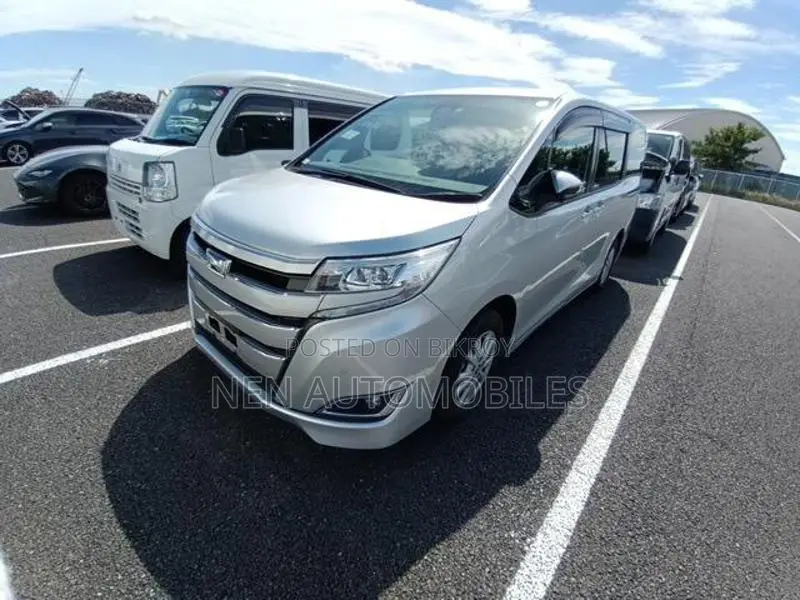 Toyota Noah X Smart 2020