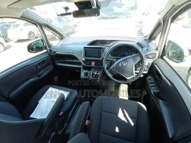 Toyota Noah X Smart 2020