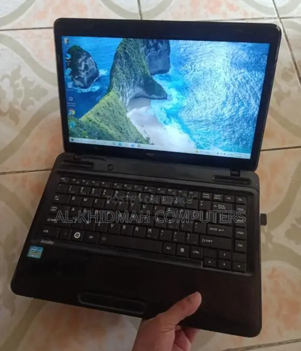 Toshiba Core i3 Full Fresh Laptop, 500GB Hard Disk, 4GB RAM, 14" Inch.