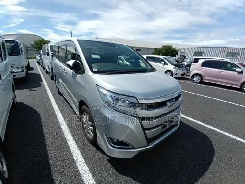 Toyota Noah X Smart 2020