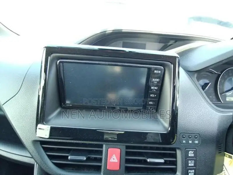 Toyota Noah X Smart 2020