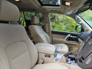 Toyota Land Cruiser V8 ZX FULL HOUSE 2021