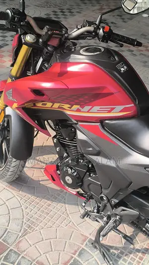 Honda Hornet 2025 Red