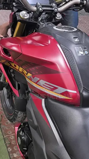Honda Hornet 2025 Red