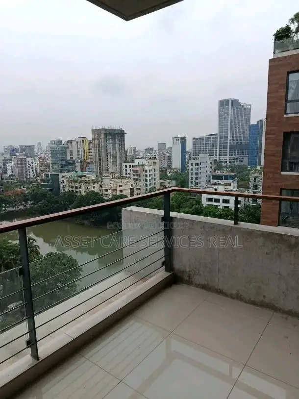 4-Bedroom Apartment with Gym and Pool for Rent in North Gulshan