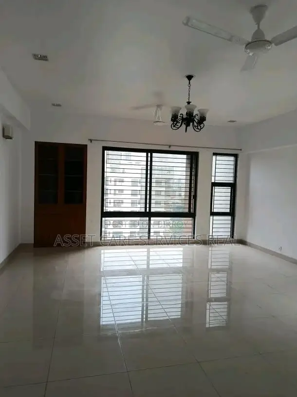 4-Bedroom Apartment with Gym and Pool for Rent in North Gulshan