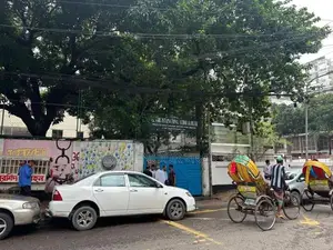 গুলশানে মাসিক সাত লাখ টাকা আয়ের সুযোগে পৌনে ১৪ কাঠা জমিতে বাড়ি বিক্রি