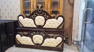 NEW BED 6/7 FEET LEATHER. M # 619
