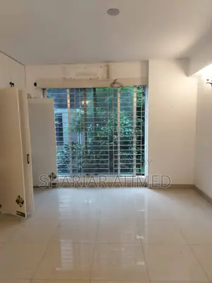 গুলশান ২-এ ৪ বেড, ৪৪০০ বর্গফুটের আনফার্নিশড অ্যাপার্টমেন্ট ভাড়া