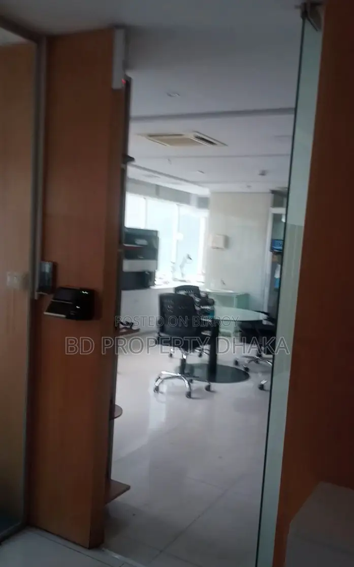 ৭৪৭০ বর্গফুটের পূর্ণাঙ্গ বাণিজ্যিক স্পেস ভাড়া