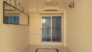 গুলশান ১-এ ১৬০০ বর্গফুটের সম্পূর্ণ ফার্নিশড অফিস ভাড়া হবে