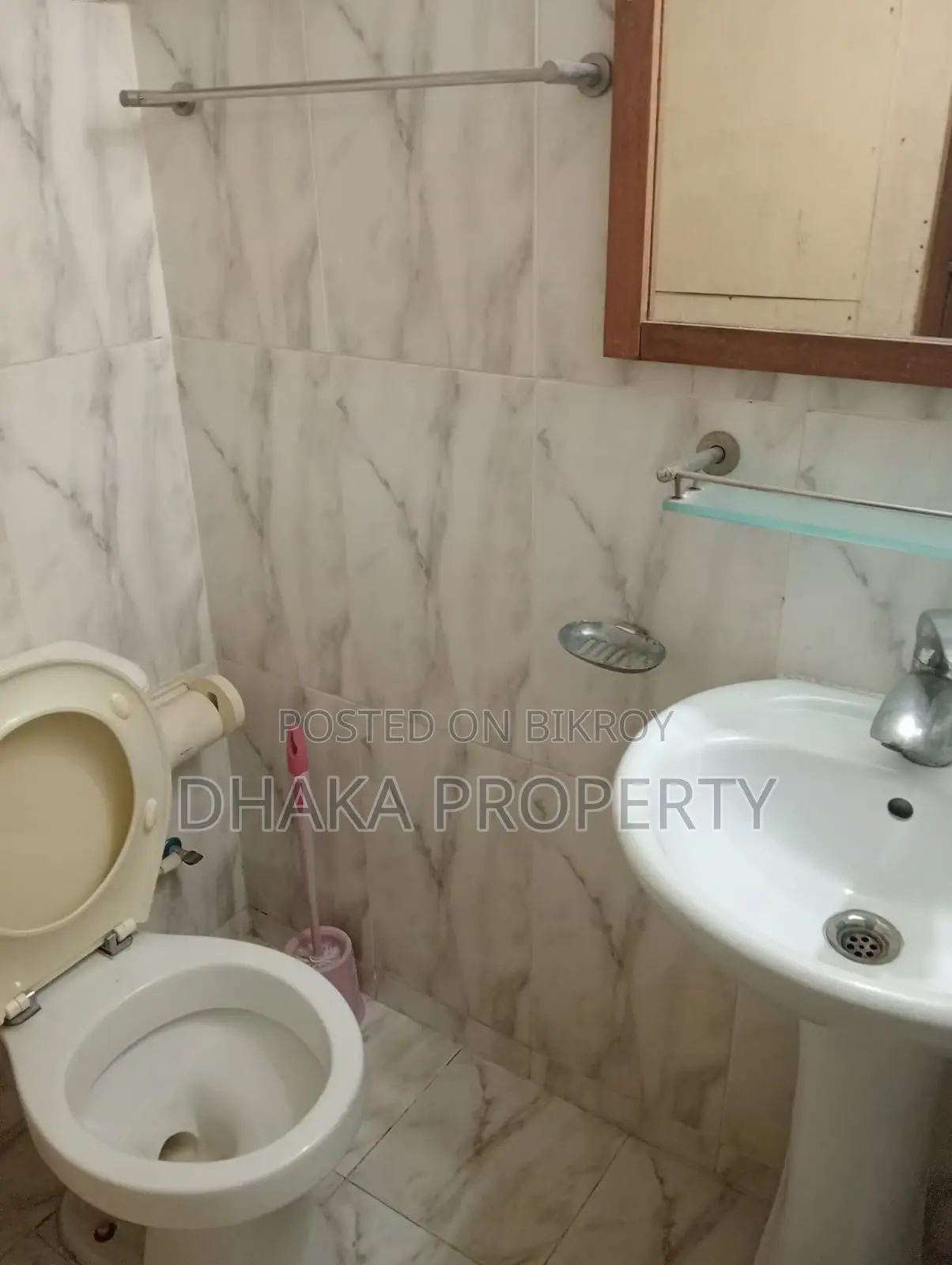 গুলশান ১-এ ১৬০০ বর্গফুটের সম্পূর্ণ ফার্নিশড অফিস ভাড়া হবে