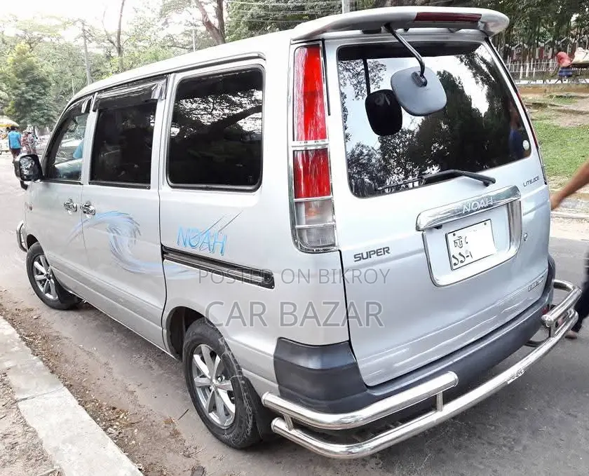 Toyota Noah Super Lite Ace 2005