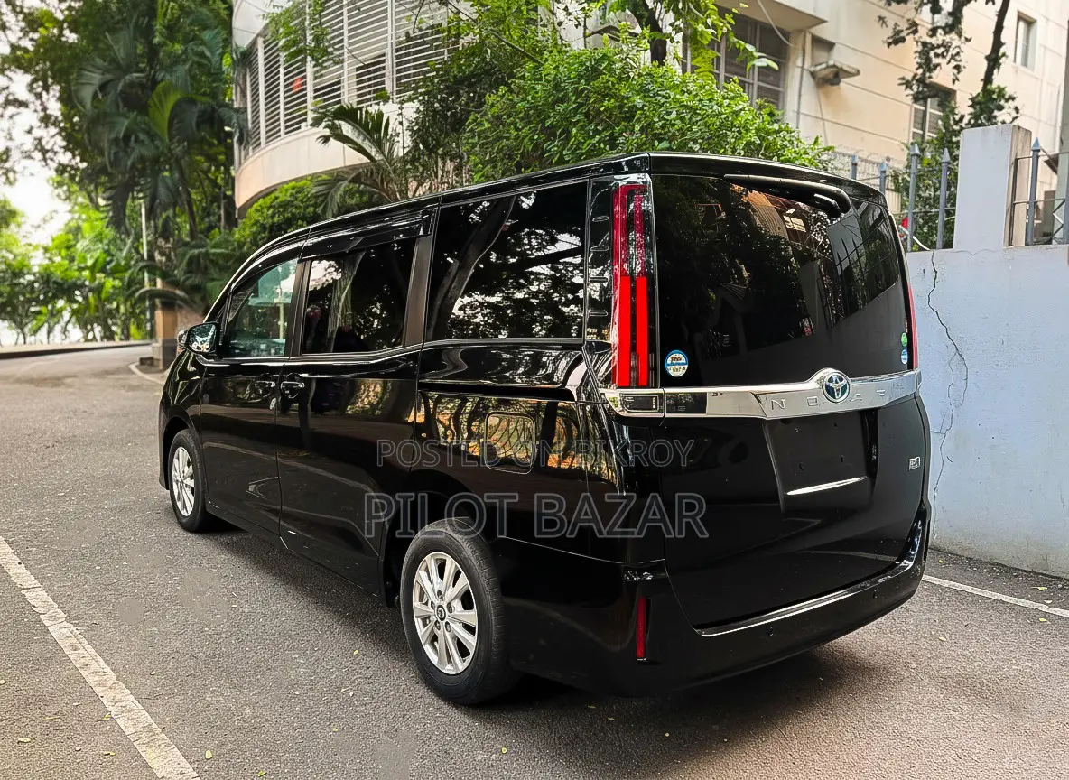 Toyota Noah G - Hybrid 2020