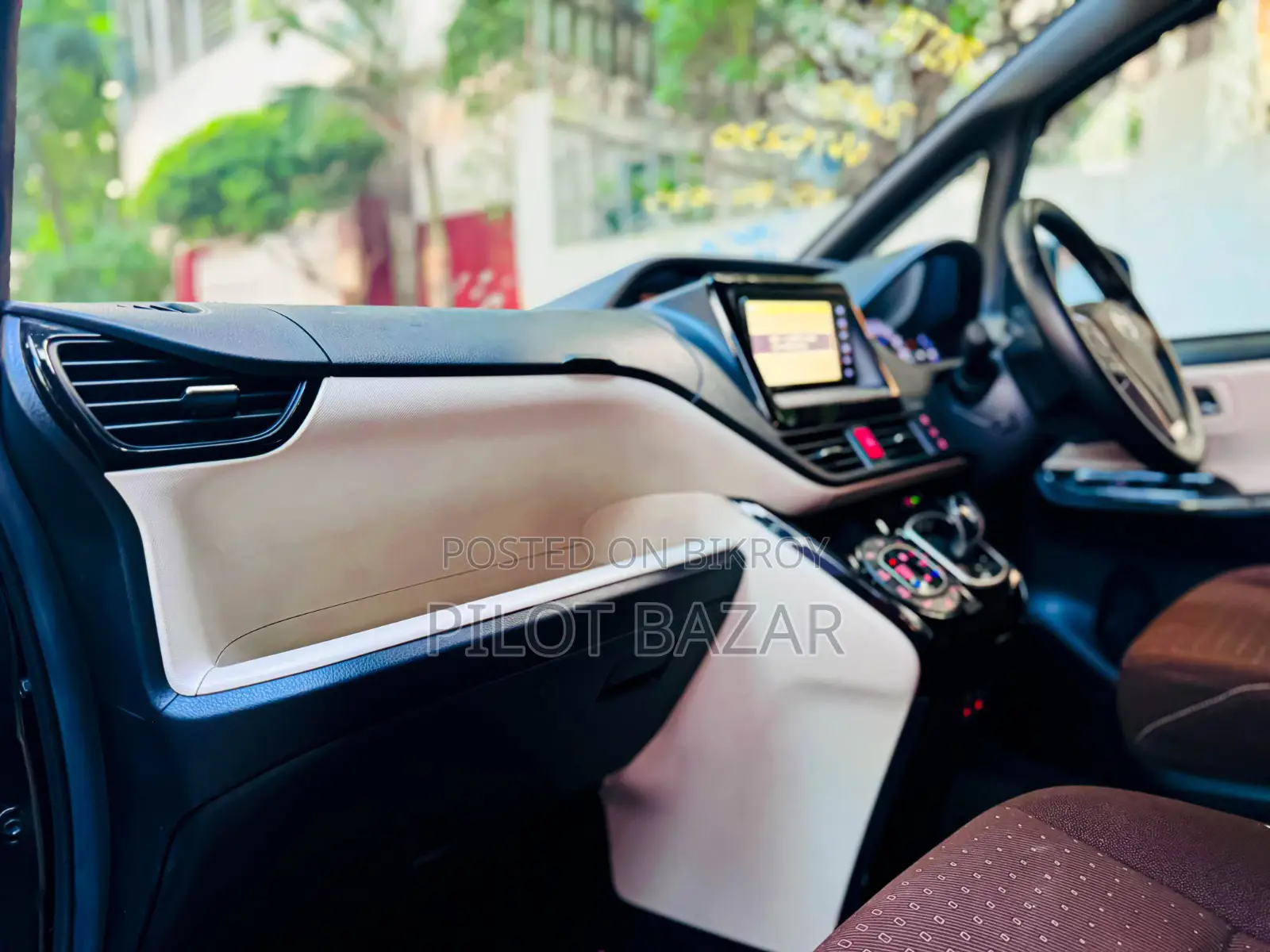 Toyota Noah G - Hybrid 2020