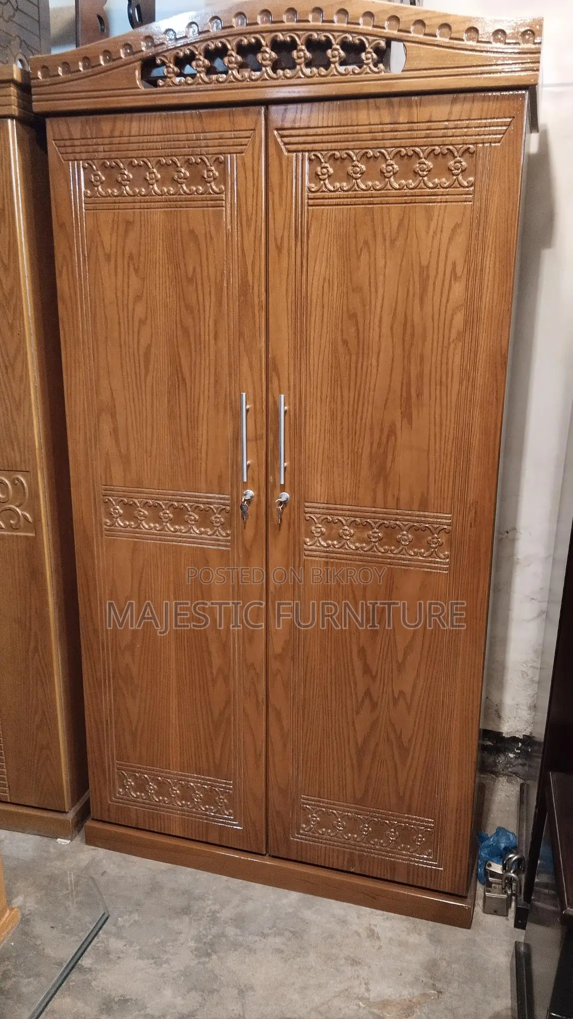 NEW ALMIRA CANADIAN OAK VENEER. M # 49