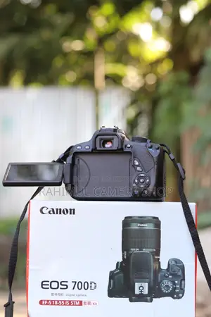 canon 700D camera with (75-300 Zoom) lens full fresh box condition..777