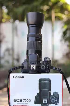 canon 700D camera with (75-300 Zoom) lens full fresh box condition..777