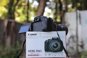 canon 700D camera with (75-300 Zoom) lens full fresh box condition..777