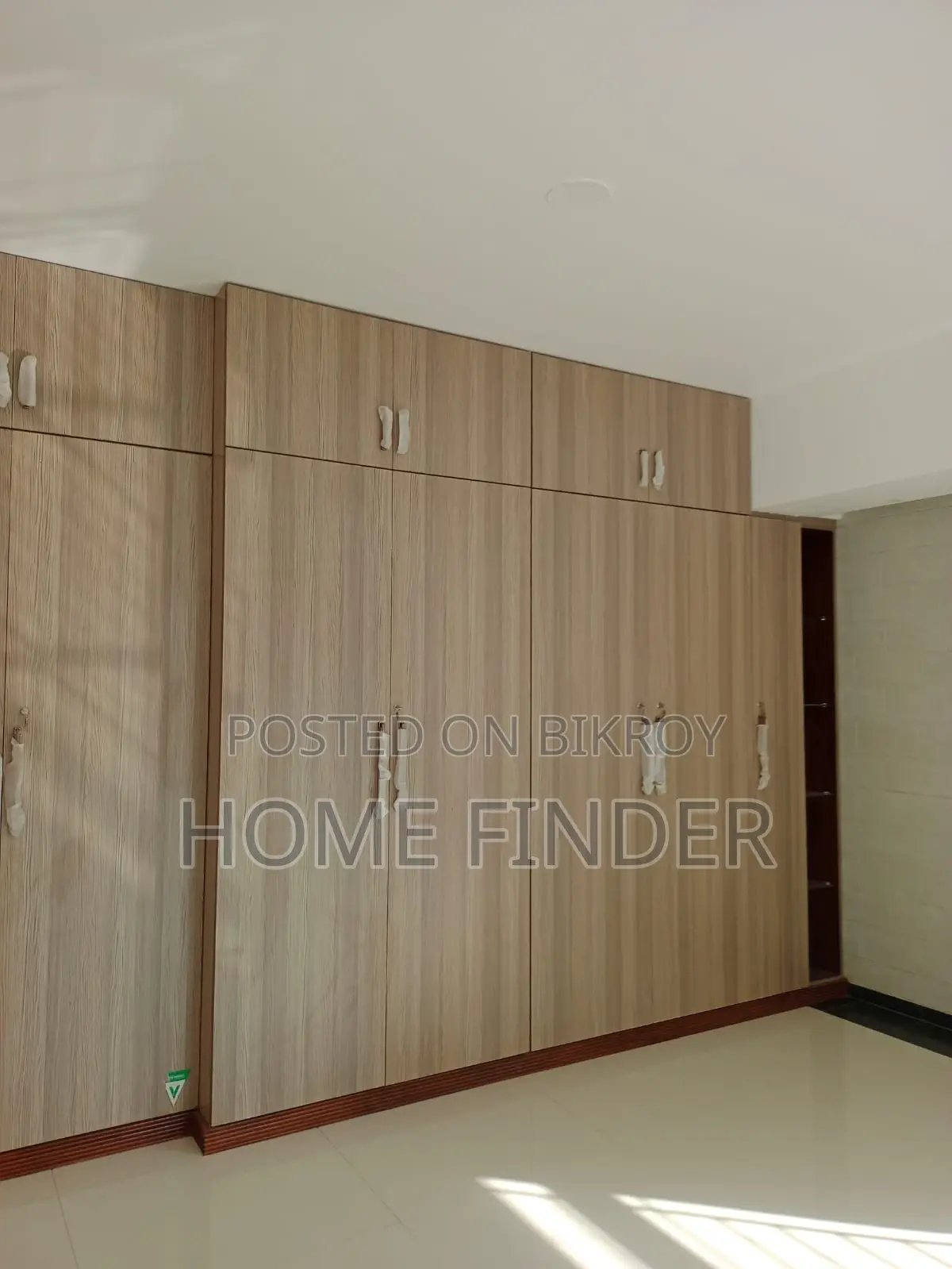 Semi Furnished 3800 SqFt 4Bed Apt: Rent In GULSHAN 2