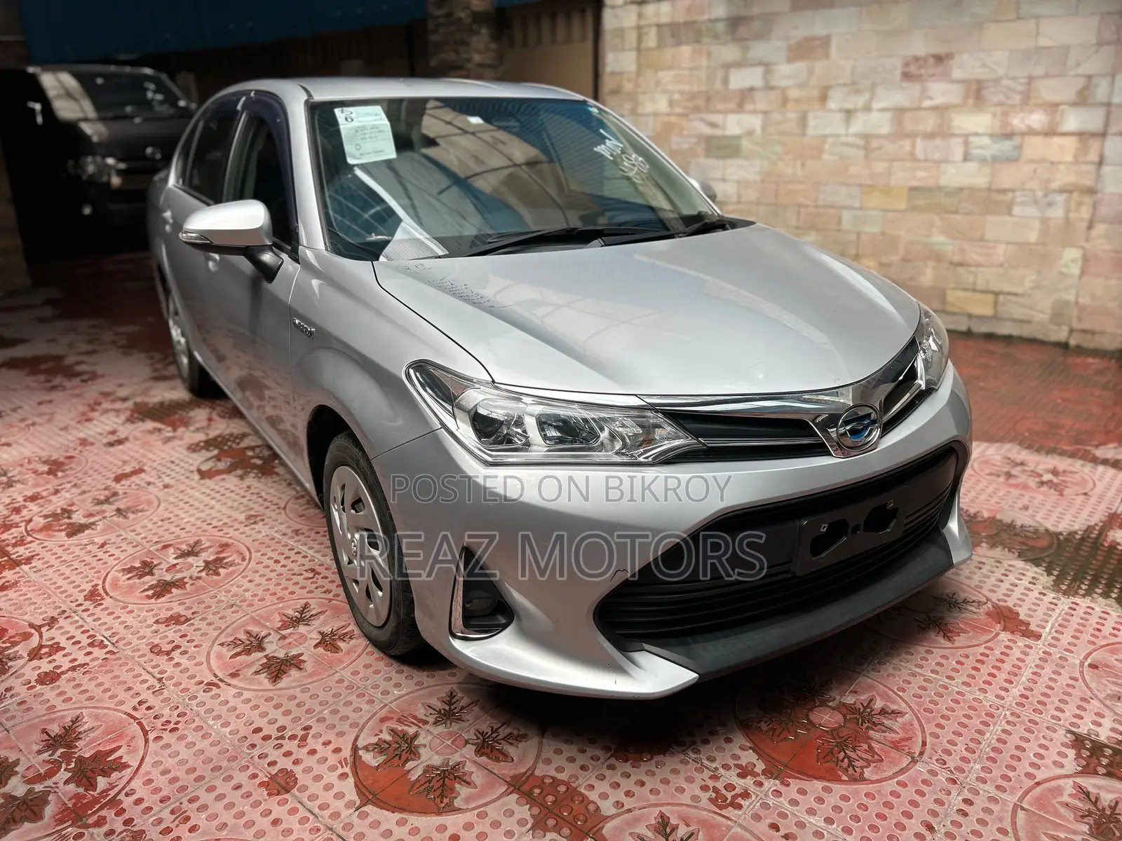 Toyota Axio EX PKG SILVER / 2020