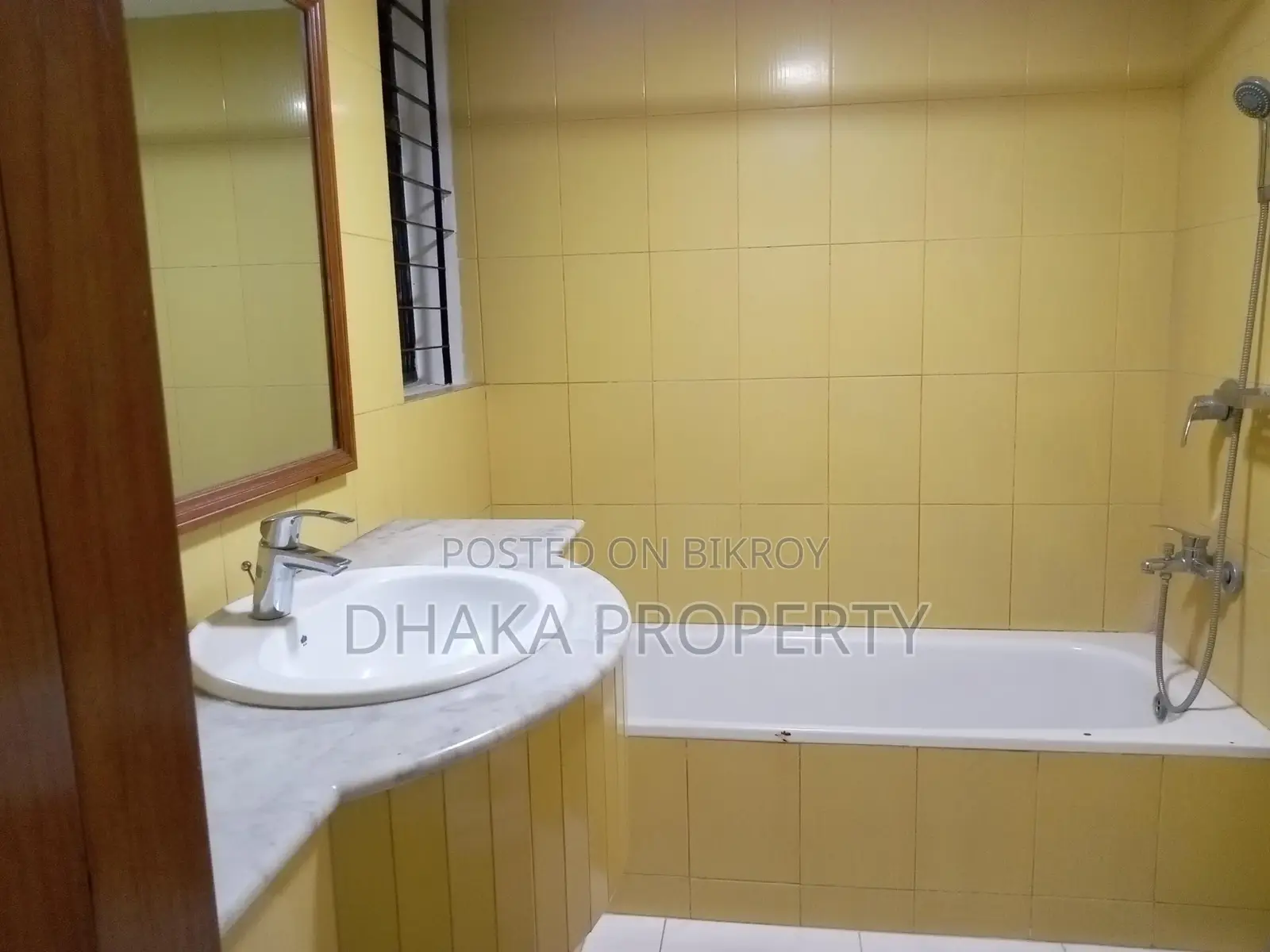 Full-Furnished (2400-Sqft)Apartment Rent in Baridhara