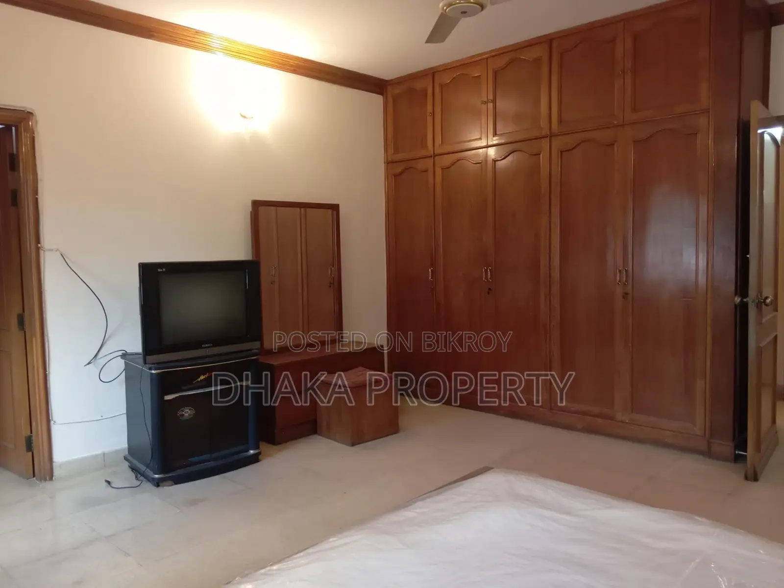 Full-Furnished (2400-Sqft)Apartment Rent in Baridhara