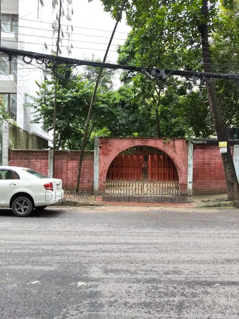 বারিধারা পার্ক রোড একটি জমি বিক্রয় হবে