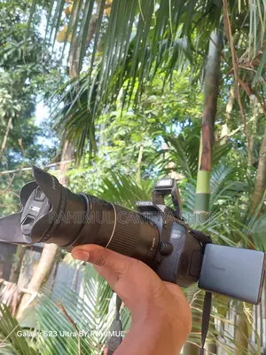 Canon 700D with 75-300 Zoom Lens Full Fresh Condition