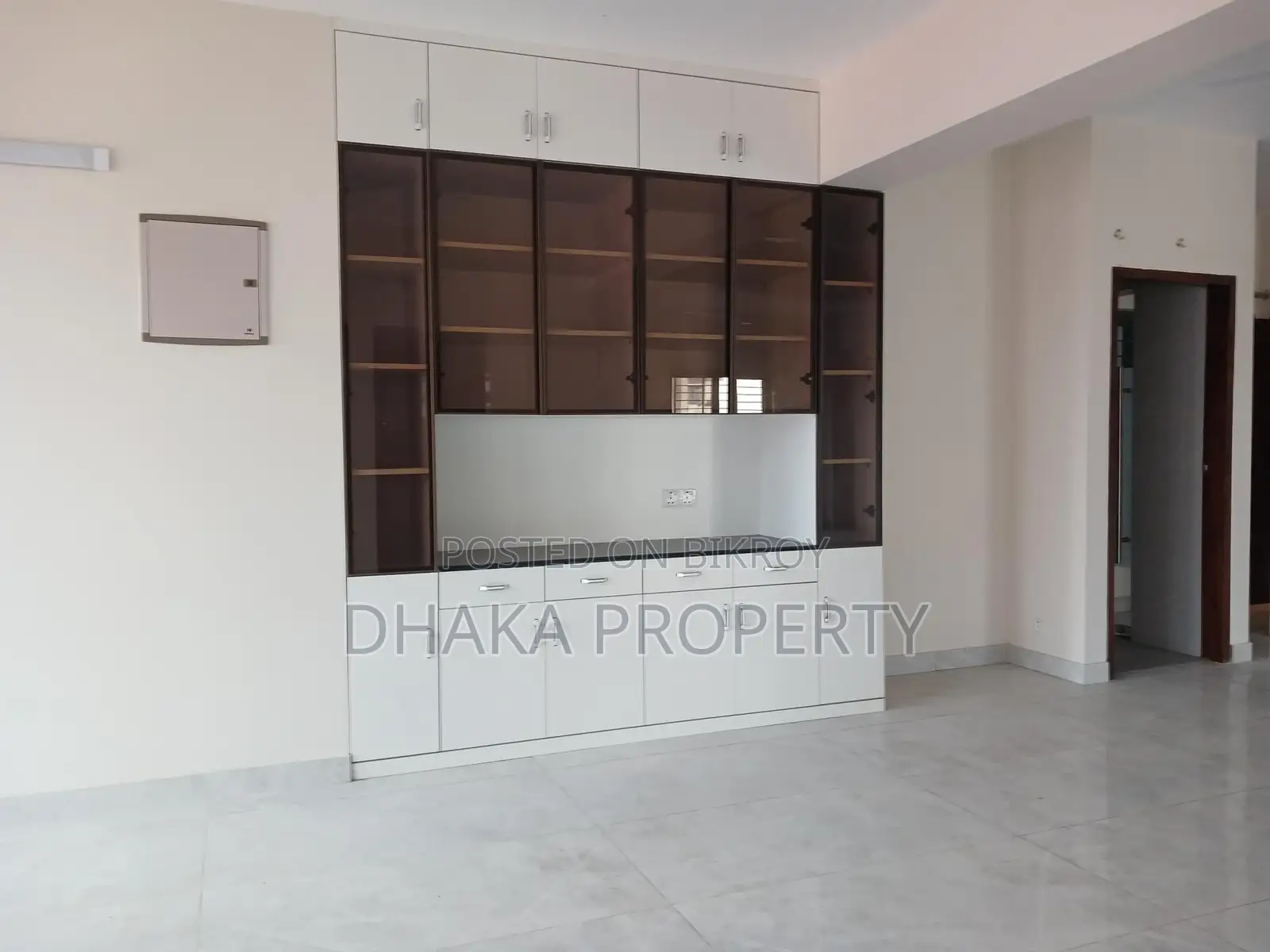 BRAND NEW_4Bed_2 Parking Apartment(4000sqft.) Rent In Banani Model Town