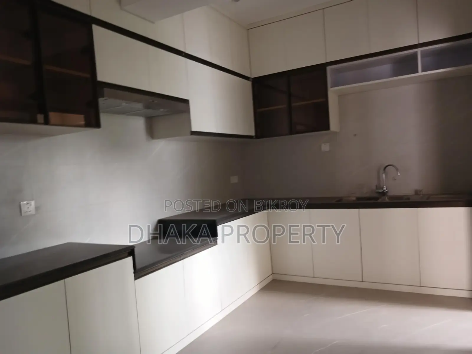 BRAND NEW_4Bed_2 Parking Apartment(4000sqft.) Rent In Banani Model Town