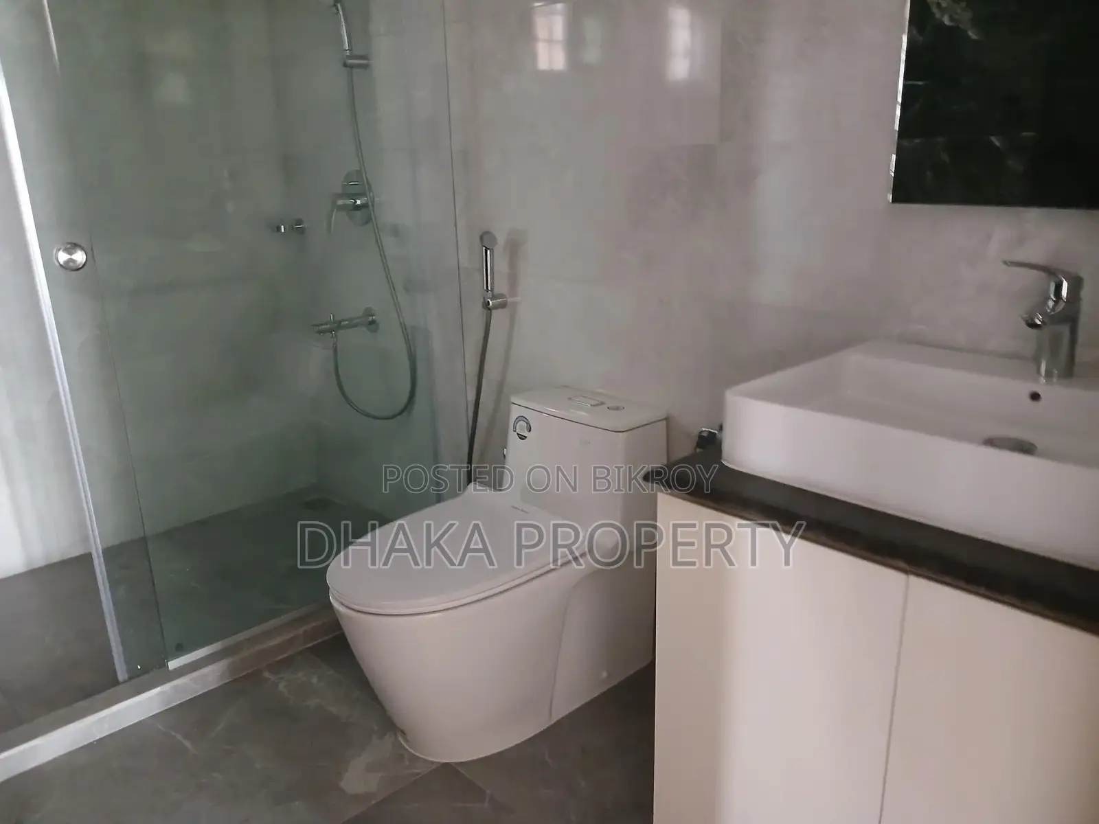 BRAND NEW_4Bed_2 Parking Apartment(4000sqft.) Rent In Banani Model Town