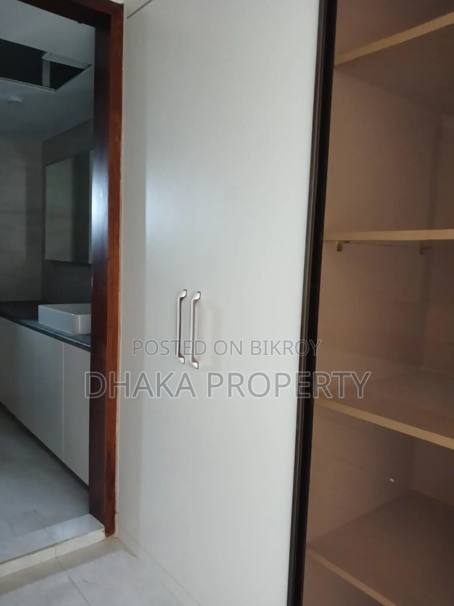 BRAND NEW_4Bed_2 Parking Apartment(4000sqft.) Rent In Banani Model Town