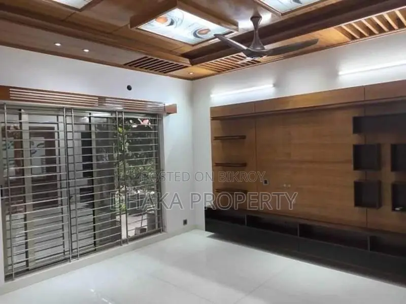 ২৬০০-বর্গফুট ৩ বেডরুমের চমৎকার অ্যাপার্টমেন্ট ভাড়া হবে ই-তে