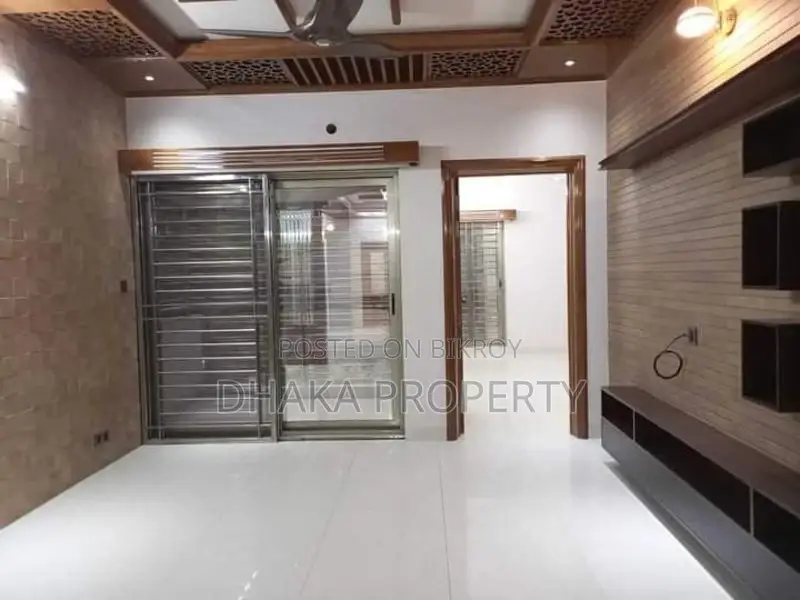২৬০০-বর্গফুট ৩ বেডরুমের চমৎকার অ্যাপার্টমেন্ট ভাড়া হবে ই-তে