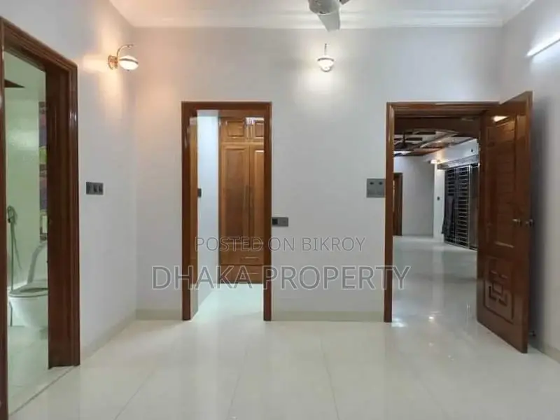 ২৬০০-বর্গফুট ৩ বেডরুমের চমৎকার অ্যাপার্টমেন্ট ভাড়া হবে ই-তে