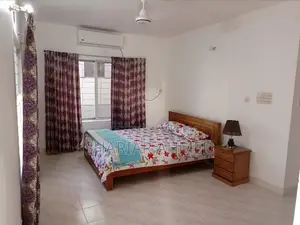 গুলশানে ফার্নিশড ৩ বেড-২১০০ বর্গফুটের ফ্ল্যাট ভাড়ার জন্য